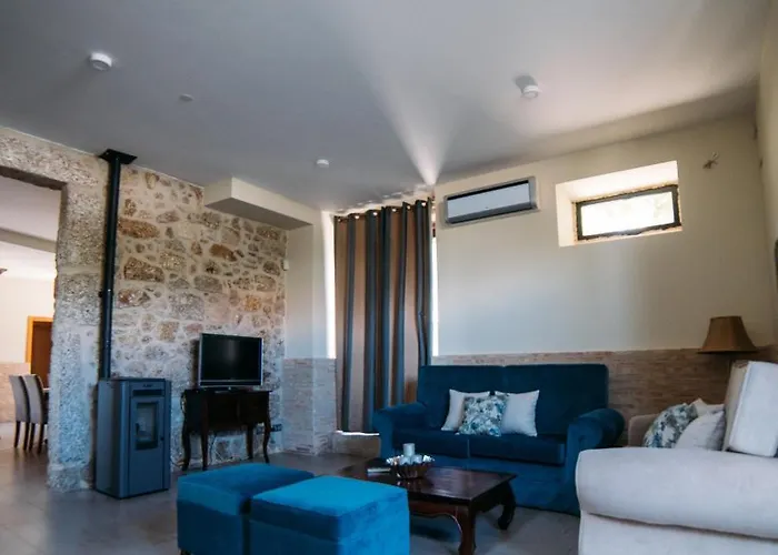 Casa Libelula - Serra Da Estrela بيت ضيافة كوفيلهَ